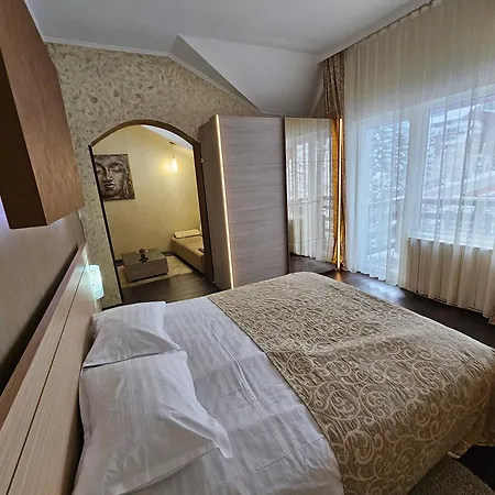Onix Lodge *