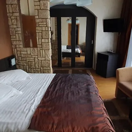 Lodge Onix *